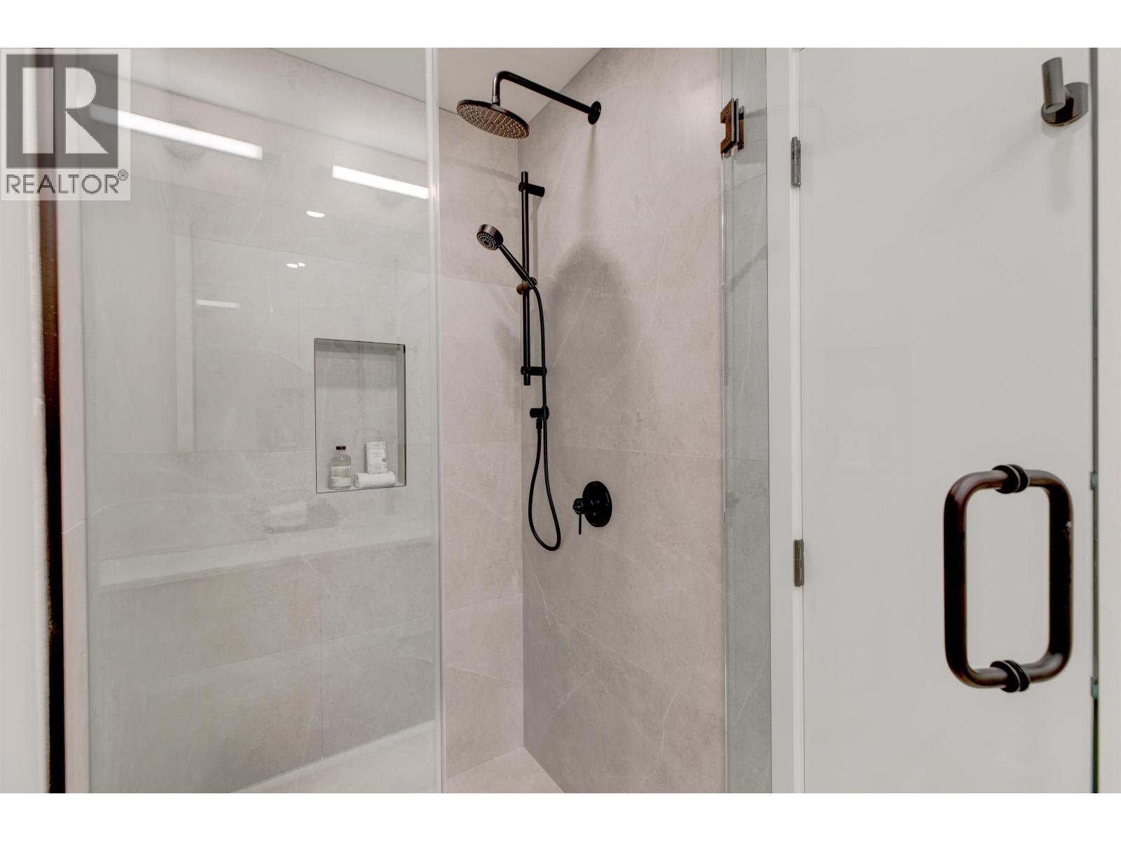 2 339 Keary Street, New Westminster, British Columbia  V3L 3L2 - Photo 23 - R3053381