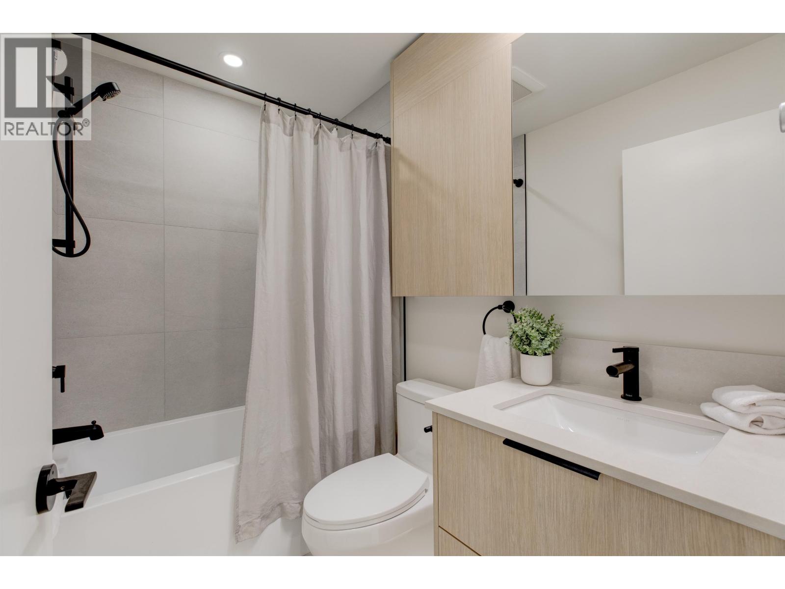 2 339 Keary Street, New Westminster, British Columbia  V3L 3L2 - Photo 25 - R3053381
