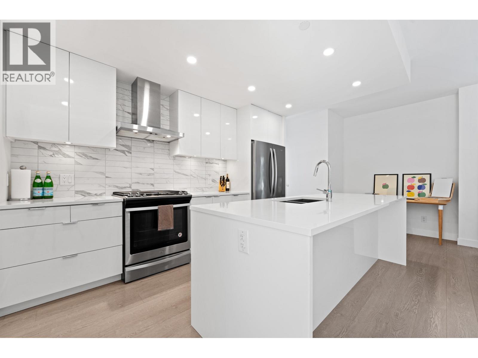 16 3595 Salal Drive, North Vancouver, British Columbia  V7G 0A7 - Photo 3 - R3053383