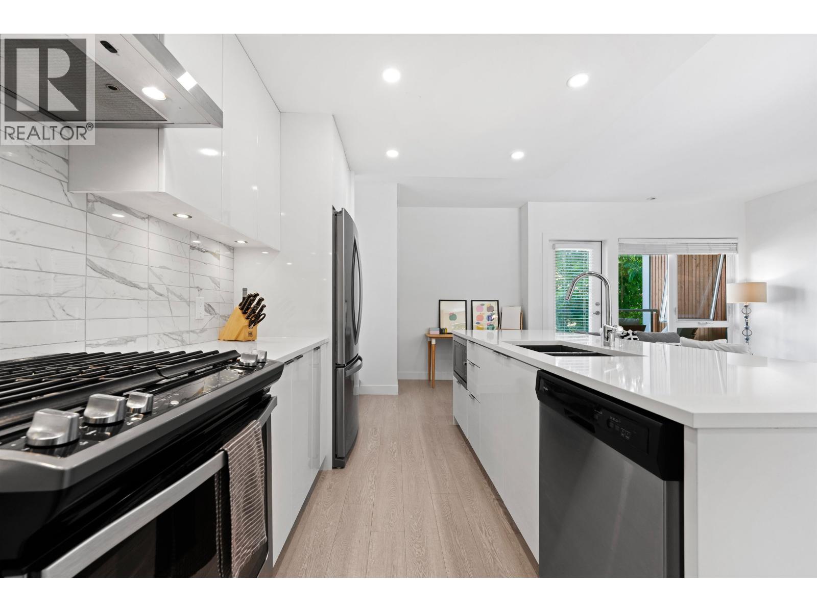 16 3595 Salal Drive, North Vancouver, British Columbia  V7G 0A7 - Photo 4 - R3053383