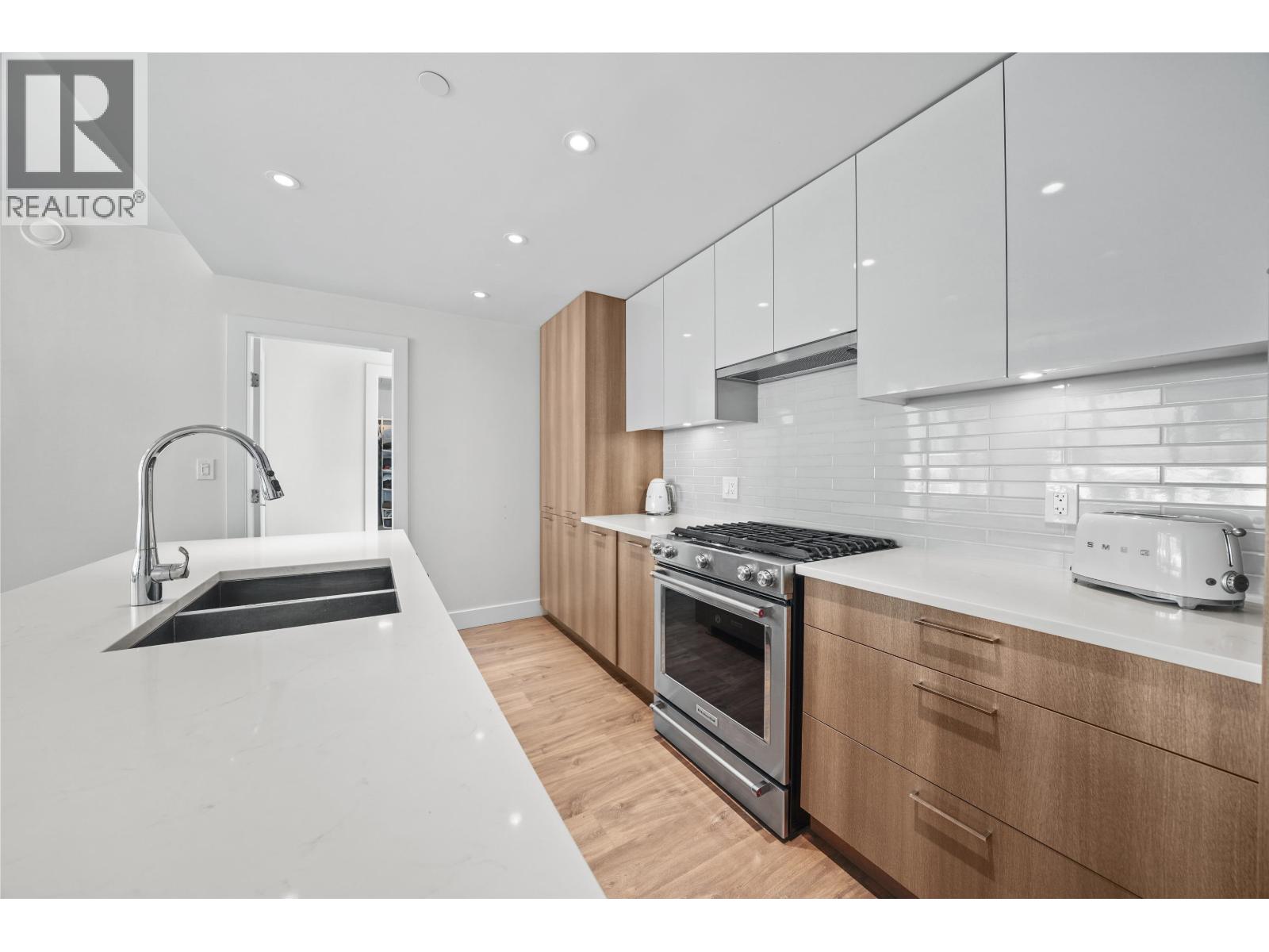209 258 Nelson's Court, New Westminster, British Columbia  V3L 0J9 - Photo 6 - R3053417