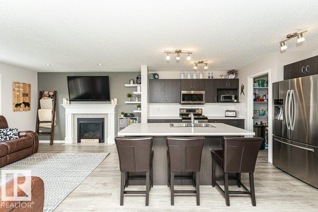 8727 Carson Wy Sw, Edmonton, Alberta  T6W 0L7 - Photo 10 - E4456840