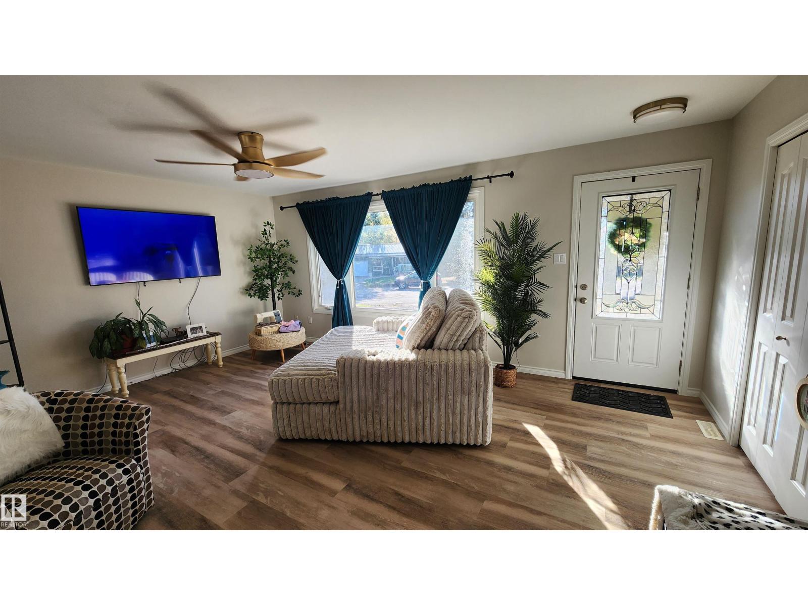 5406 Circle Dr, Elk Point, Alberta  T0A 1A0 - Photo 11 - E4460014