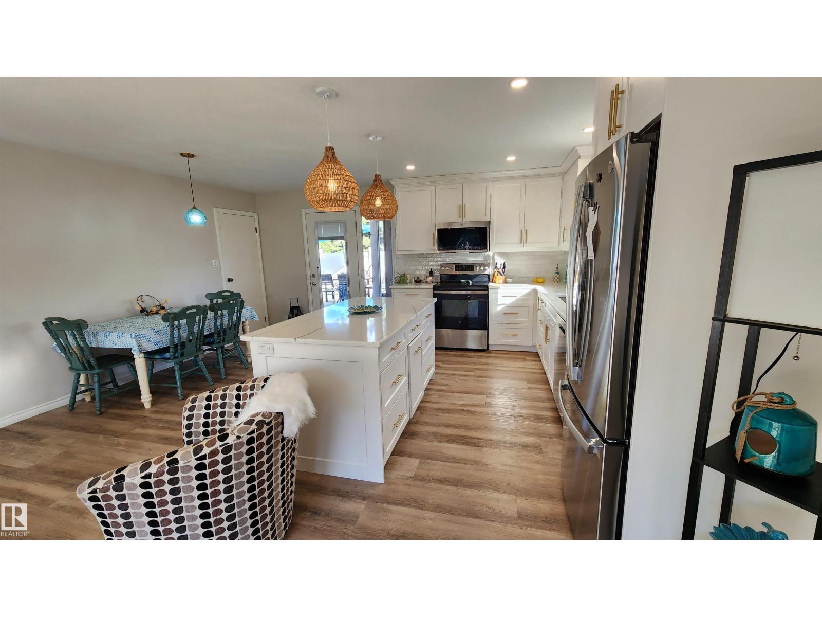 5406 Circle Dr, Elk Point, Alberta  T0A 1A0 - Photo 3 - E4460014