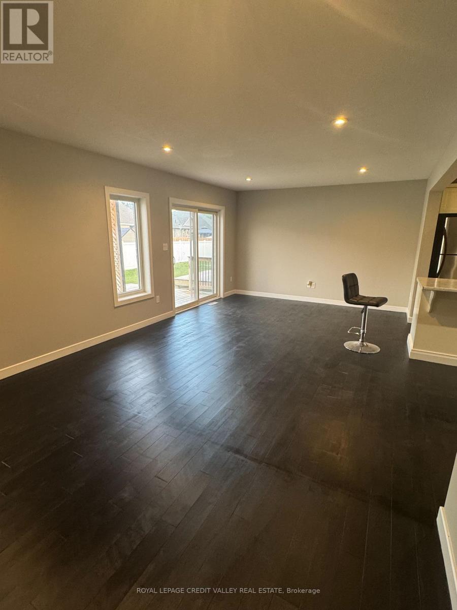 125 Denrich Avenue, Tillsonburg, Ontario  N4G 0H2 - Photo 3 - X12433235