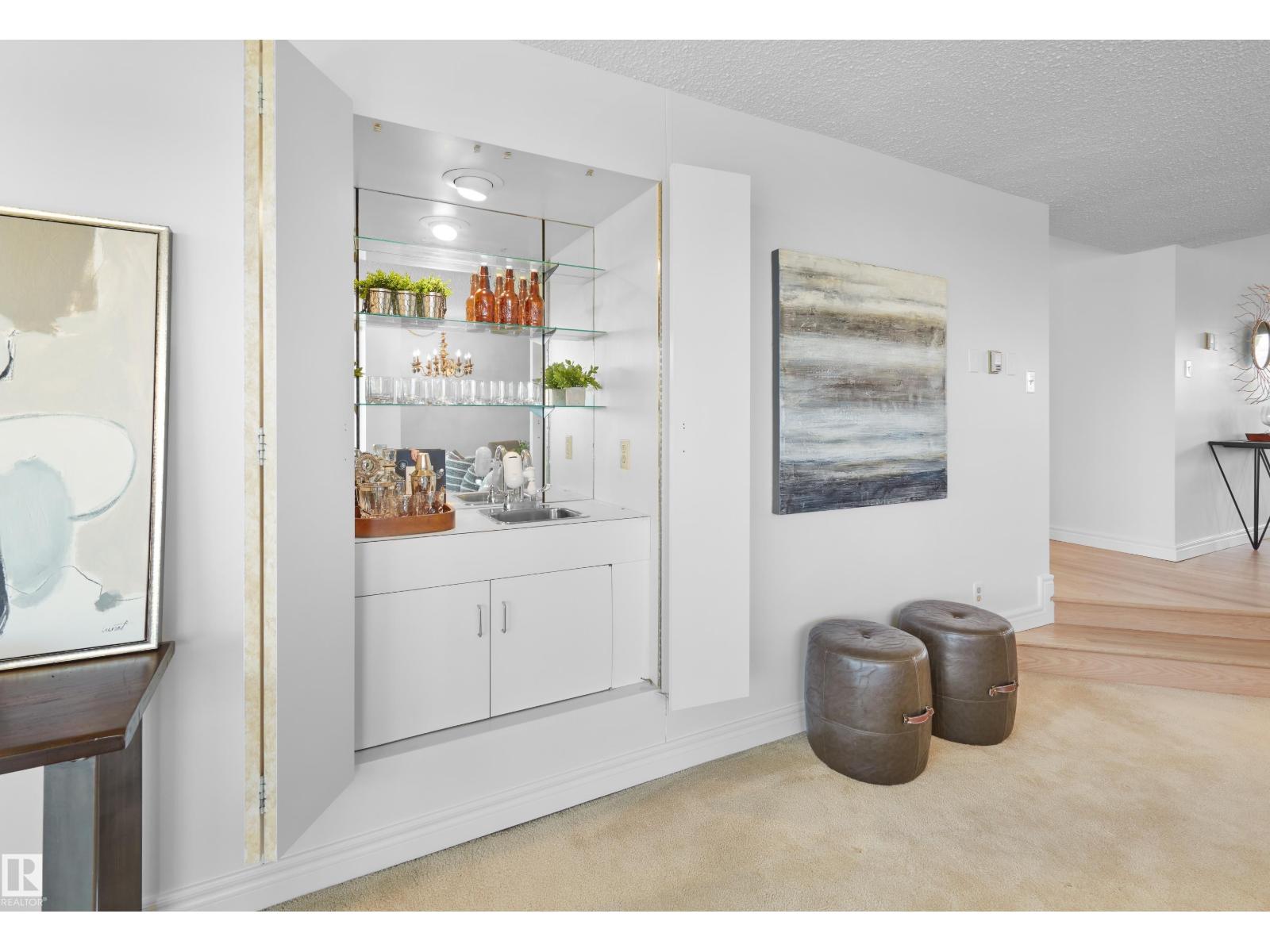#403 9929 Saskatchewan Dr Nw, Edmonton, Alberta  T6E 5J9 - Photo 14 - E4460018