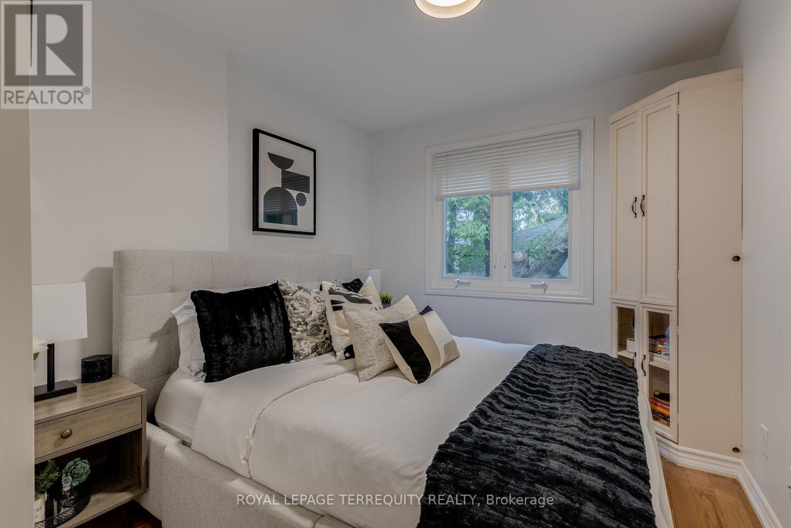 823 Craven Road, Toronto, Ontario  M4L 2Z7 - Photo 12 - E12430742