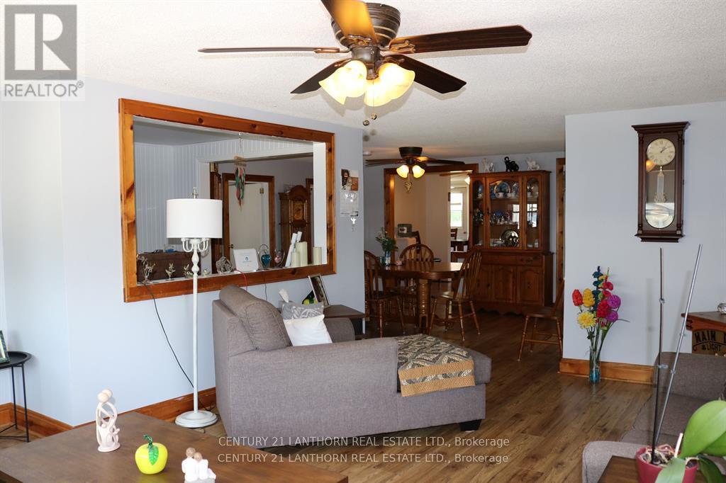 13 St Philip Street, Prince Edward County, Ontario  K0K 2P0 - Photo 12 - X12396872