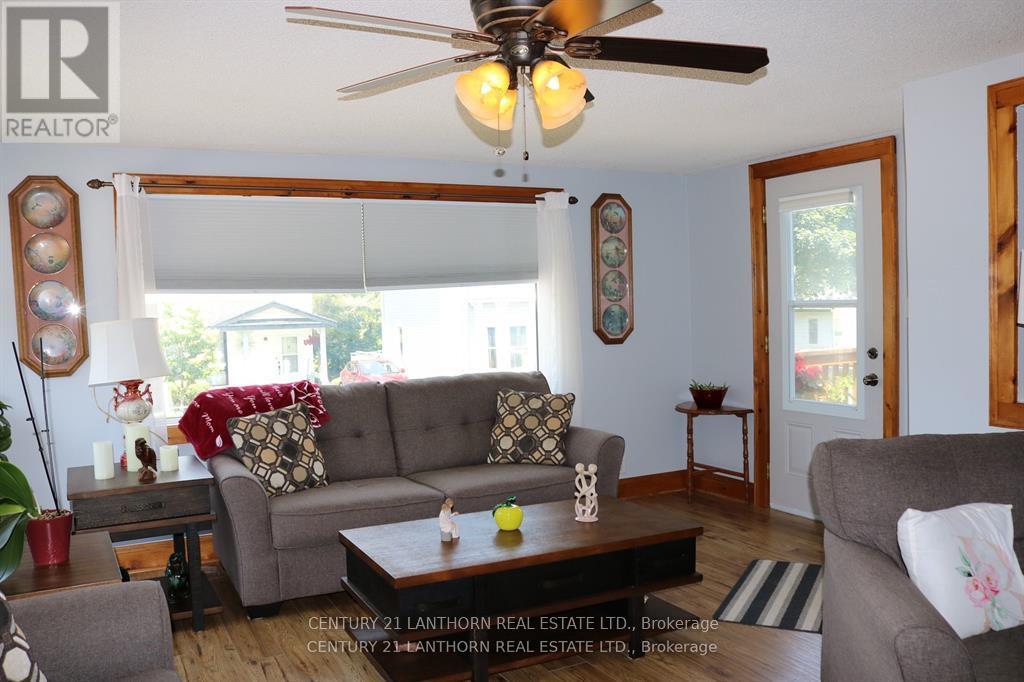 13 St Philip Street, Prince Edward County, Ontario  K0K 2P0 - Photo 11 - X12396872