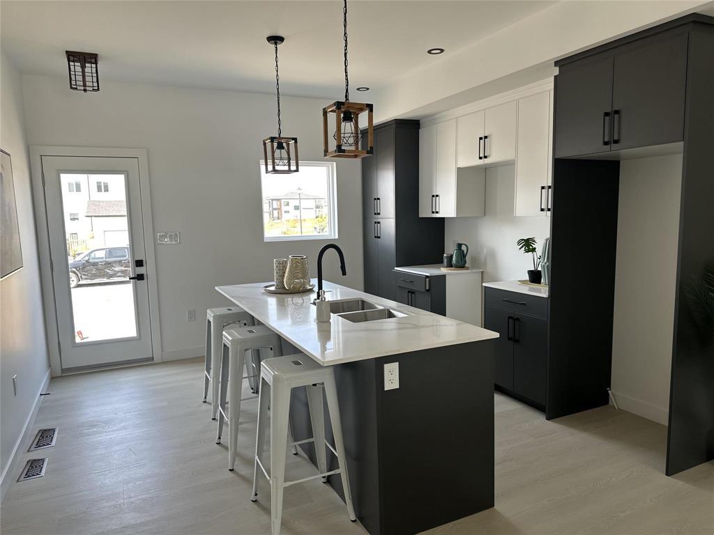 203 Cheema Drive, Winnipeg, Manitoba  R2R 3B4 - Photo 6 - 202521760
