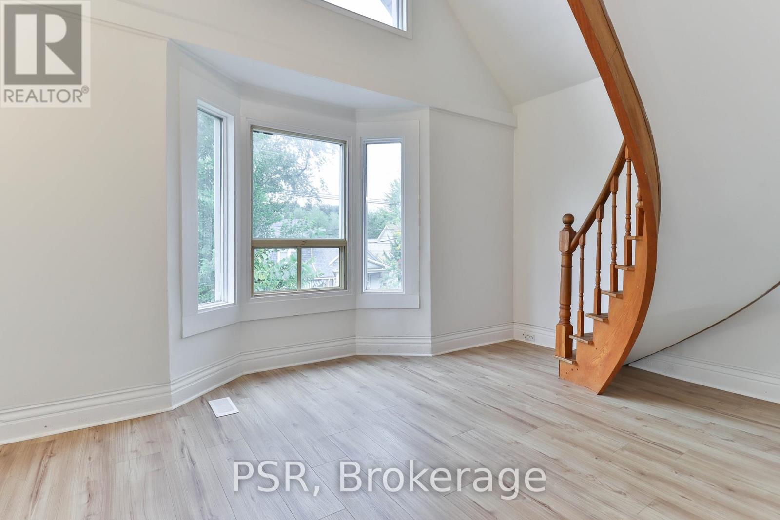 212 Coxwell Avenue, Toronto, Ontario  M4L 3B2 - Photo 16 - E12433269