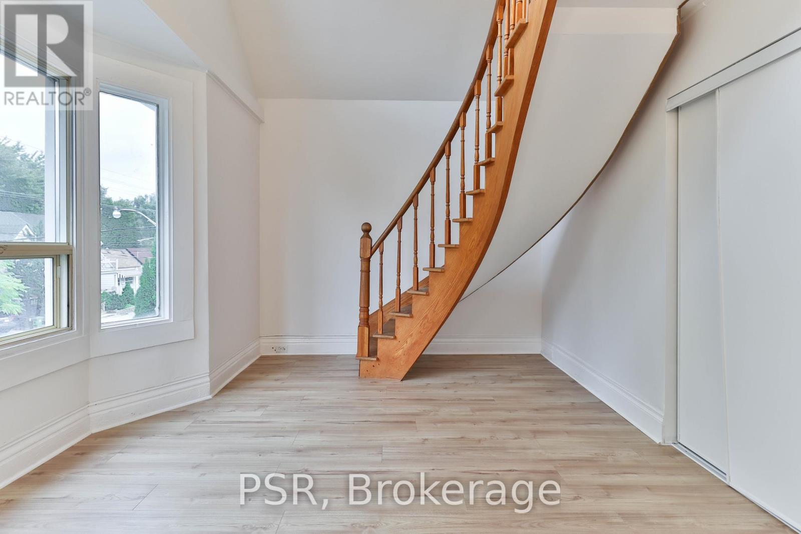 212 Coxwell Avenue, Toronto, Ontario  M4L 3B2 - Photo 17 - E12433269