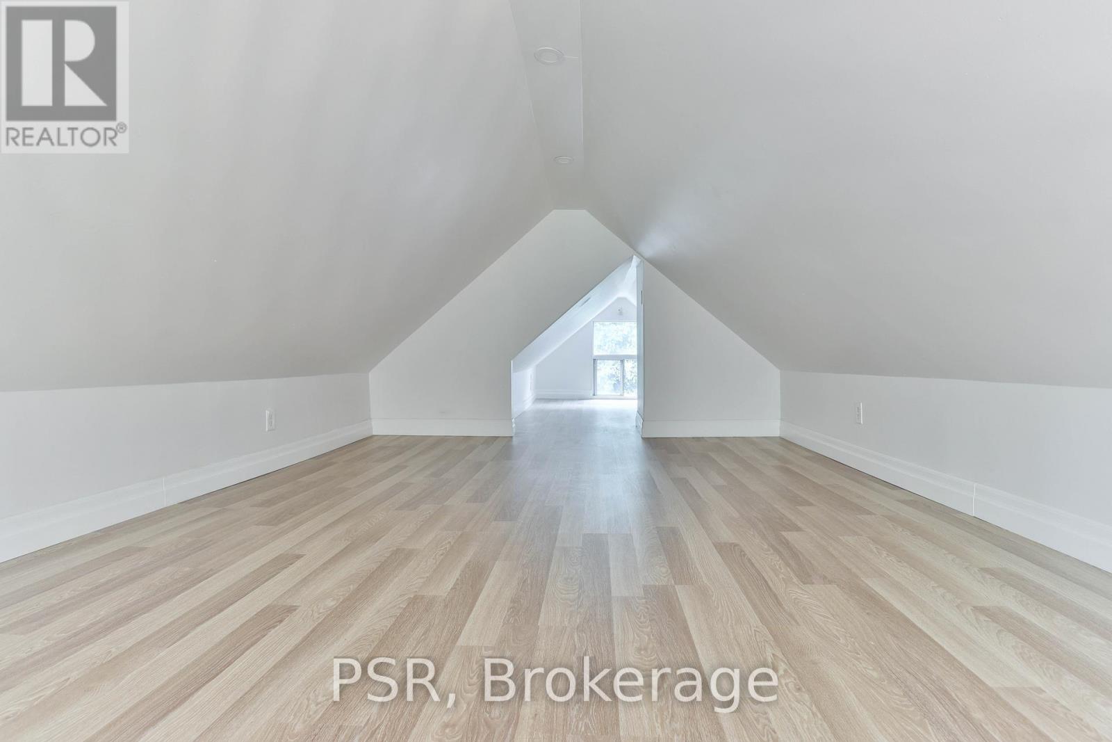 212 Coxwell Avenue, Toronto, Ontario  M4L 3B2 - Photo 18 - E12433269