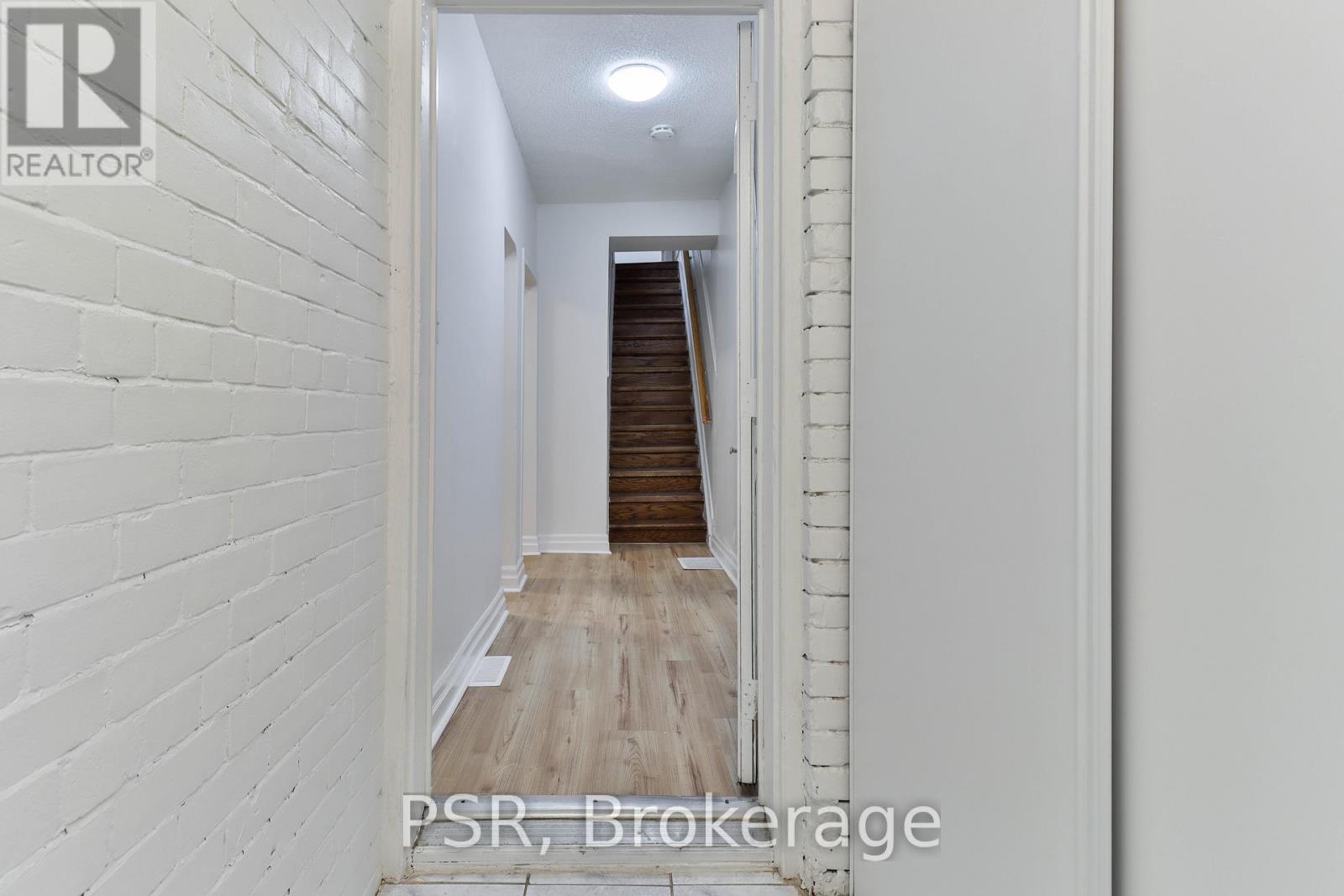 212 Coxwell Avenue, Toronto, Ontario  M4L 3B2 - Photo 2 - E12433269