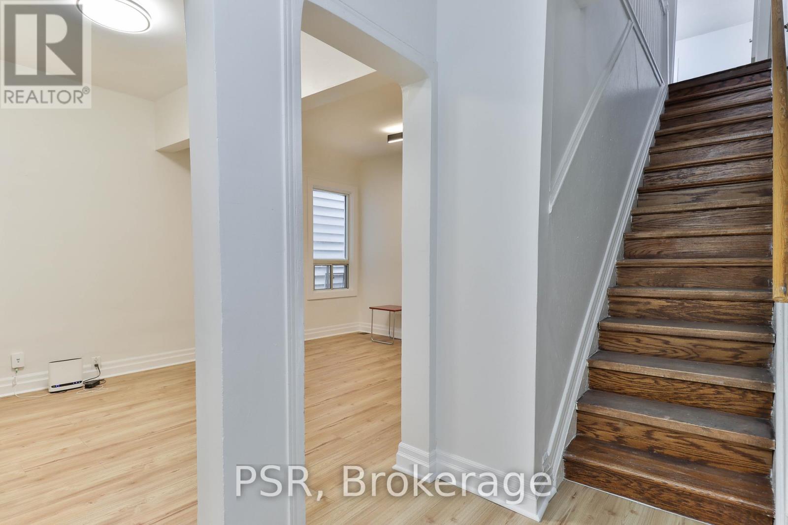 212 Coxwell Avenue, Toronto, Ontario  M4L 3B2 - Photo 3 - E12433269