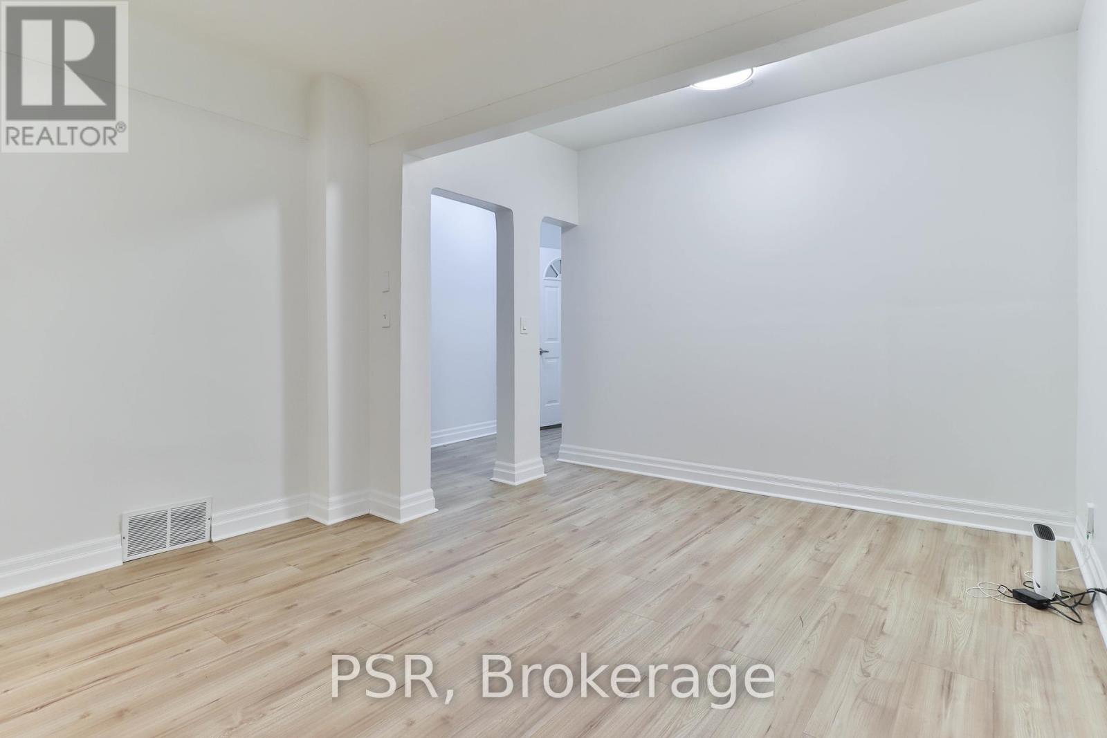 212 Coxwell Avenue, Toronto, Ontario  M4L 3B2 - Photo 8 - E12433269