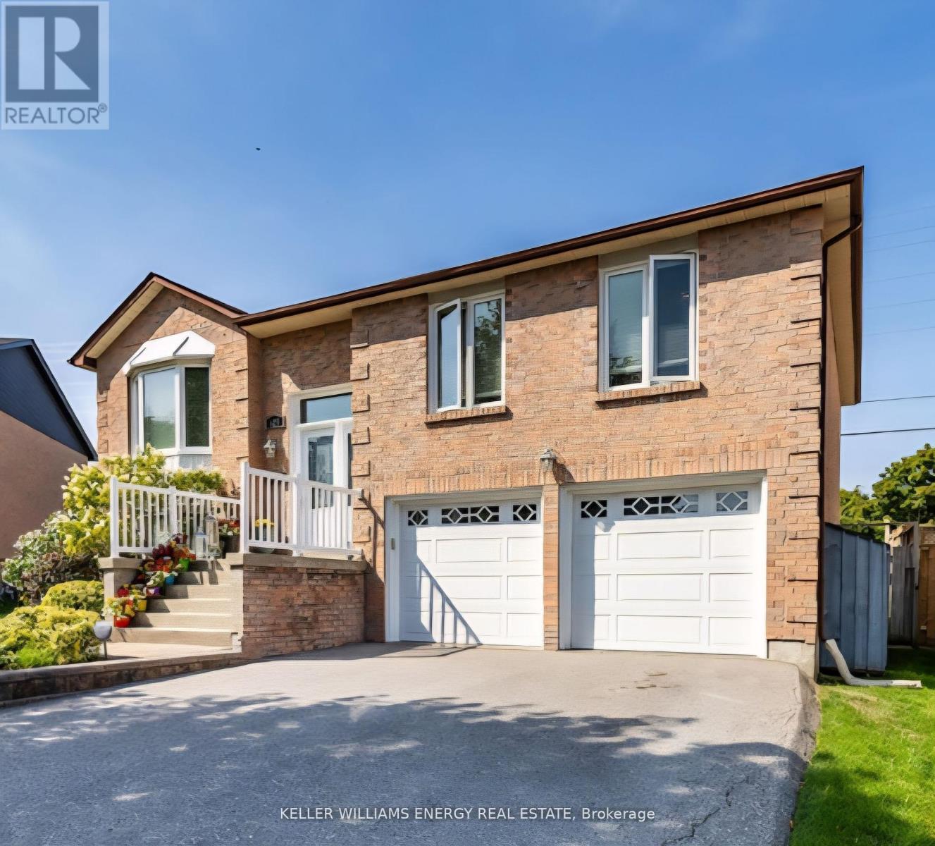 623 Dunrobin Court, Oshawa, Ontario  L1J 7P2 - Photo 1 - E12433315