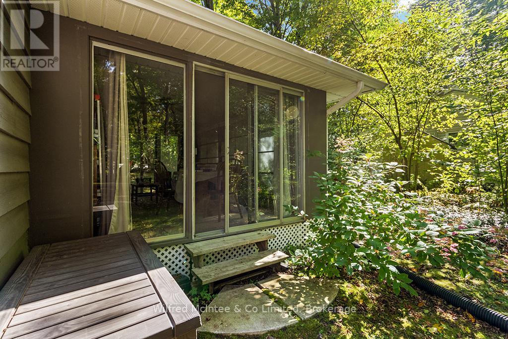 228 Thompson Avenue, Native Leased Lands, Ontario  N0H 2G0 - Photo 14 - X12433318