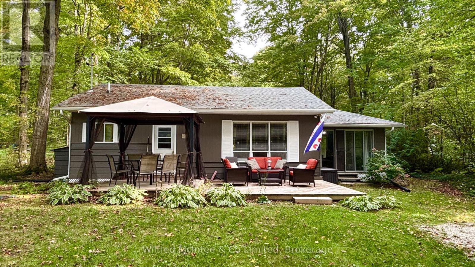 228 Thompson Avenue, Native Leased Lands, Ontario  N0H 2G0 - Photo 2 - X12433318