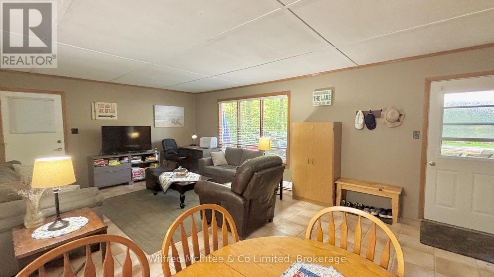 228 Thompson Avenue, Native Leased Lands, Ontario  N0H 2G0 - Photo 26 - X12433318