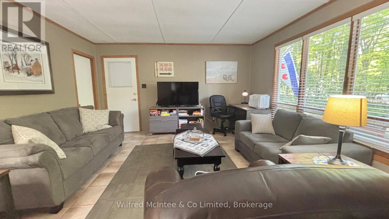 228 Thompson Avenue, Native Leased Lands, Ontario  N0H 2G0 - Photo 31 - X12433318