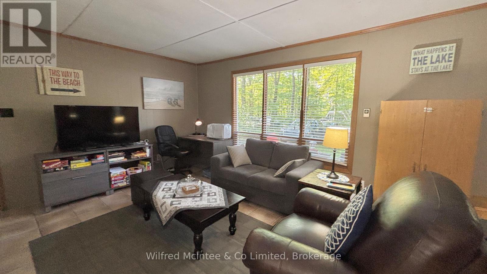 228 Thompson Avenue, Native Leased Lands, Ontario  N0H 2G0 - Photo 35 - X12433318