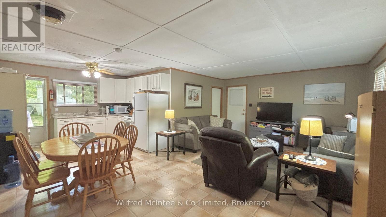 228 Thompson Avenue, Native Leased Lands, Ontario  N0H 2G0 - Photo 37 - X12433318
