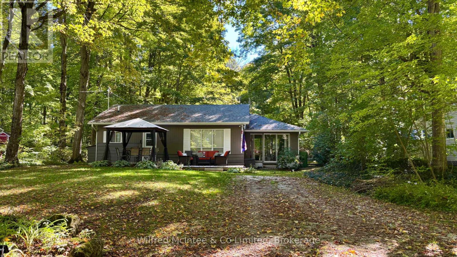 228 Thompson Avenue, Native Leased Lands, Ontario  N0H 2G0 - Photo 4 - X12433318