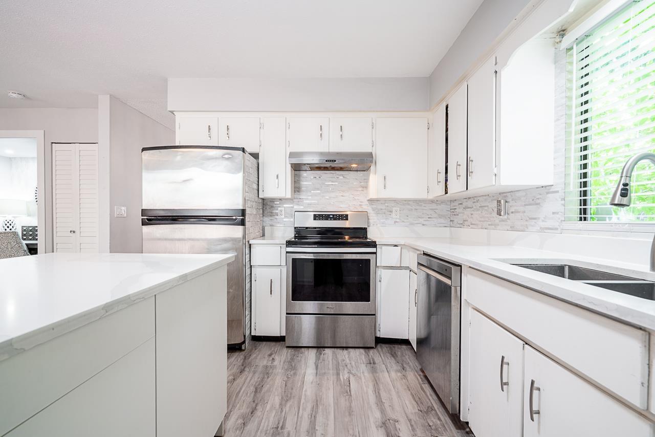 6669 129 Street, Surrey, British Columbia  V3W 8Y1 - Photo 3 - R3049660