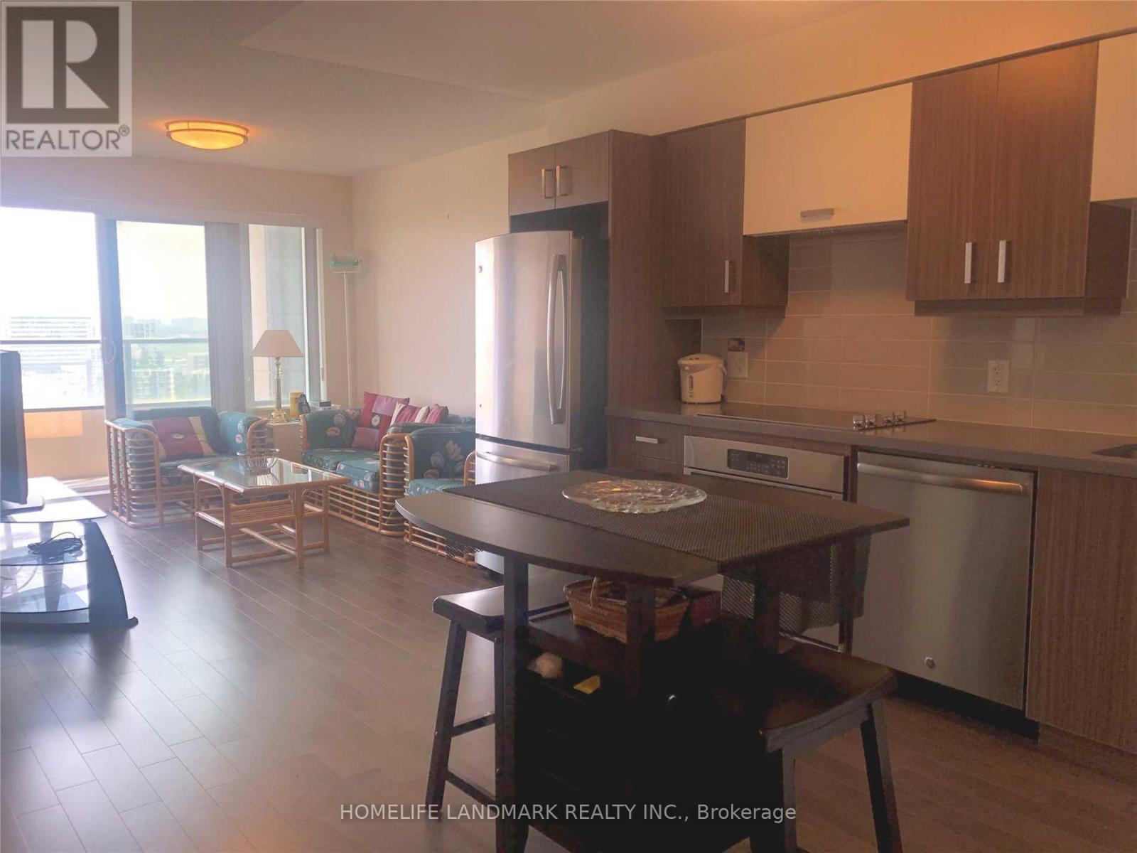 2105 - 18 Uptown Drive, Markham, Ontario  L3R 5M5 - Photo 2 - N12433268