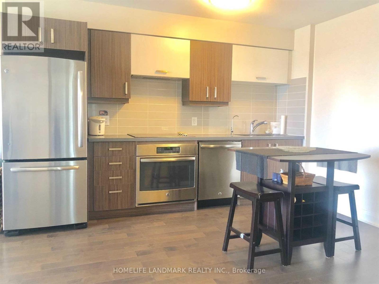 2105 - 18 Uptown Drive, Markham, Ontario  L3R 5M5 - Photo 3 - N12433268
