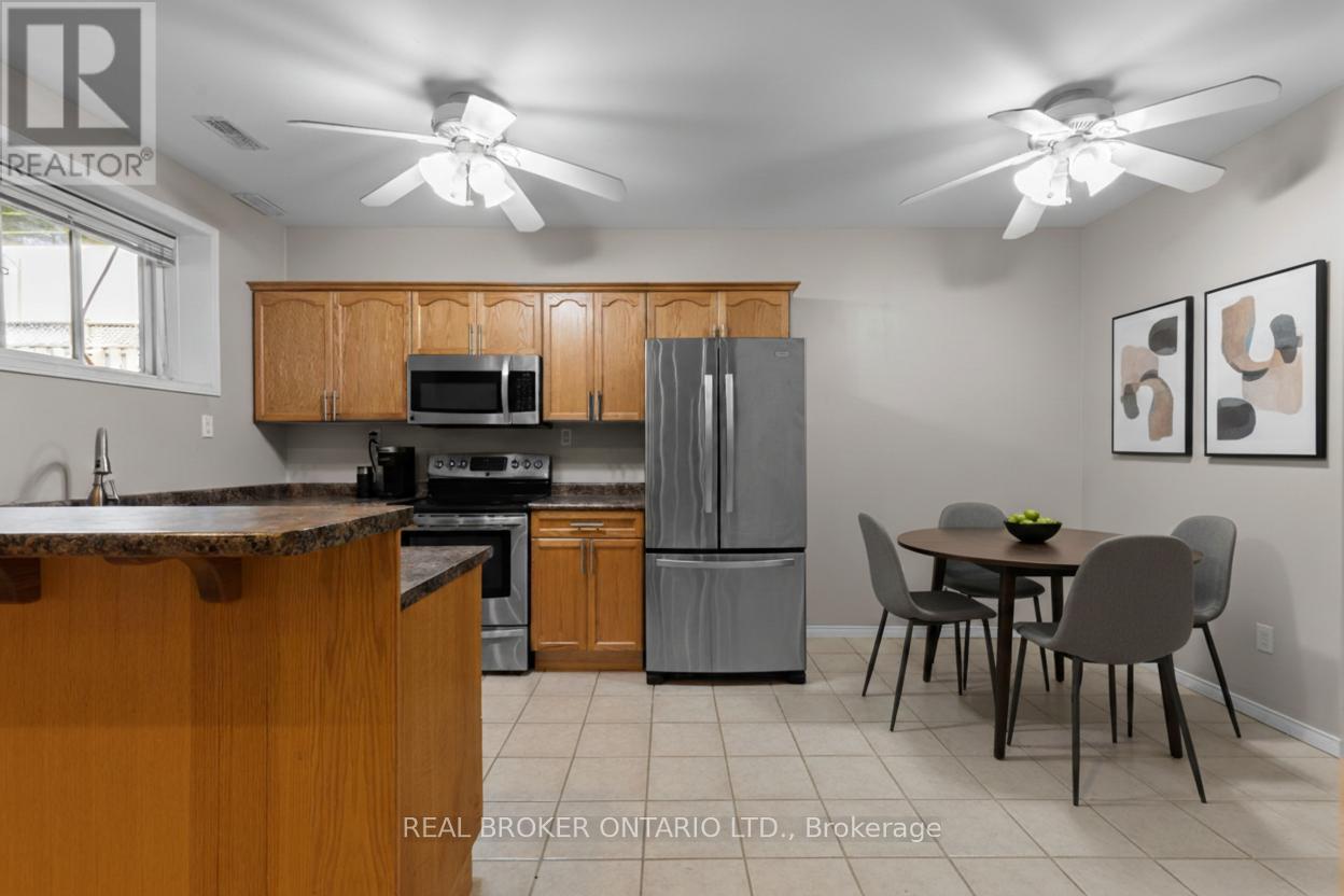 268 Johnson Street, Barrie, Ontario  L4M 6S8 - Photo 5 - S12433278