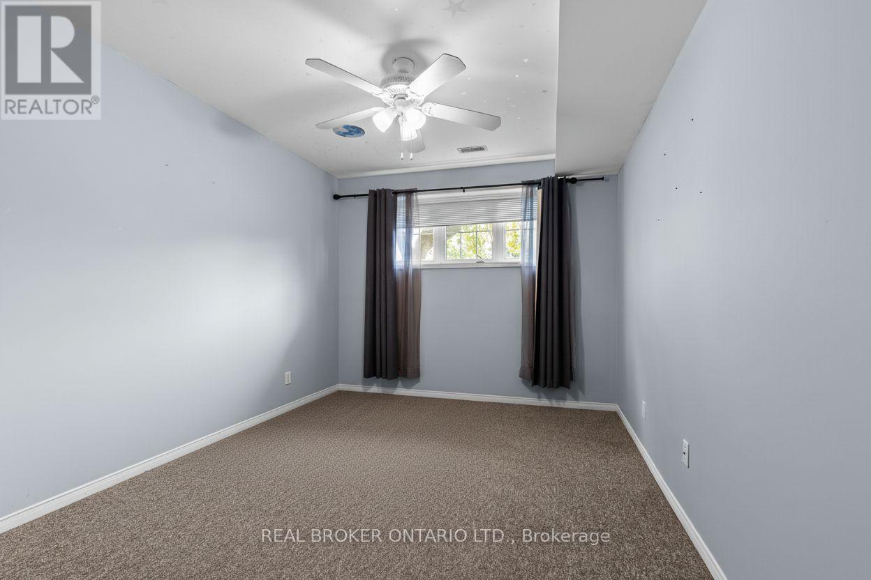 268 Johnson Street, Barrie, Ontario  L4M 6S8 - Photo 9 - S12433278