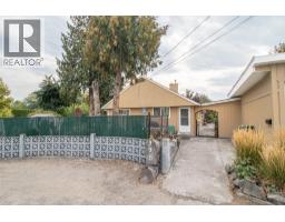 995 Leathead Road, kelowna, British Columbia