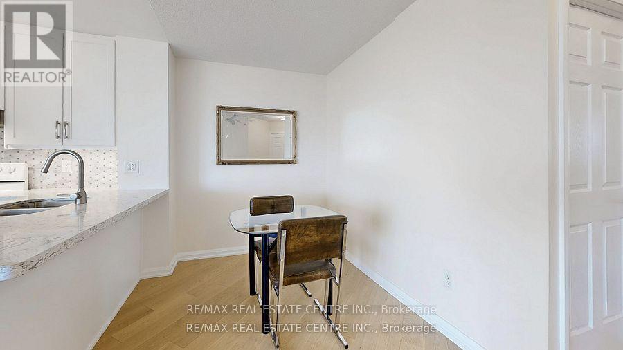 613 - 220 Forum Drive, Mississauga, Ontario  L4Z 4K1 - Photo 11 - W12433261