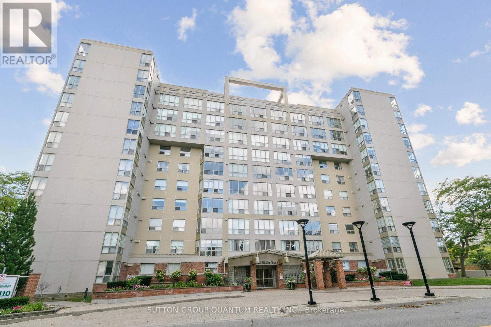 611 - 1110 Walden Circle, Mississauga (Clarkson), Ontario  L5J 4R3 - Photo 1 - W12433265