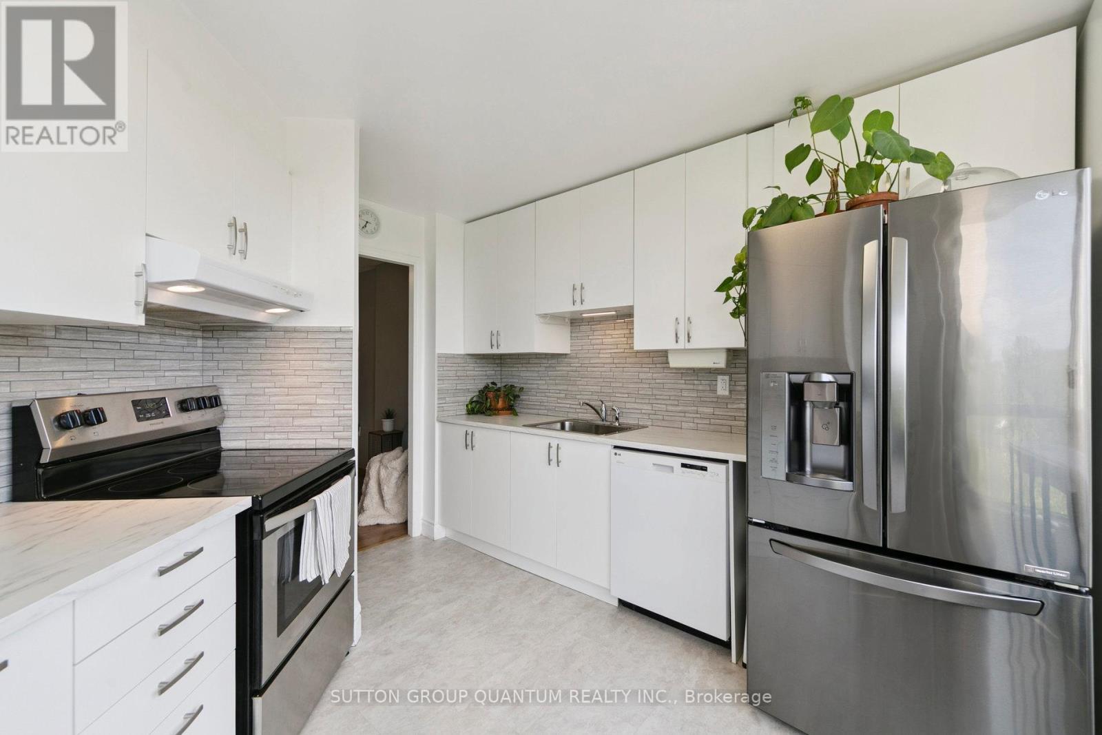611 - 1110 Walden Circle, Mississauga (Clarkson), Ontario  L5J 4R3 - Photo 14 - W12433265