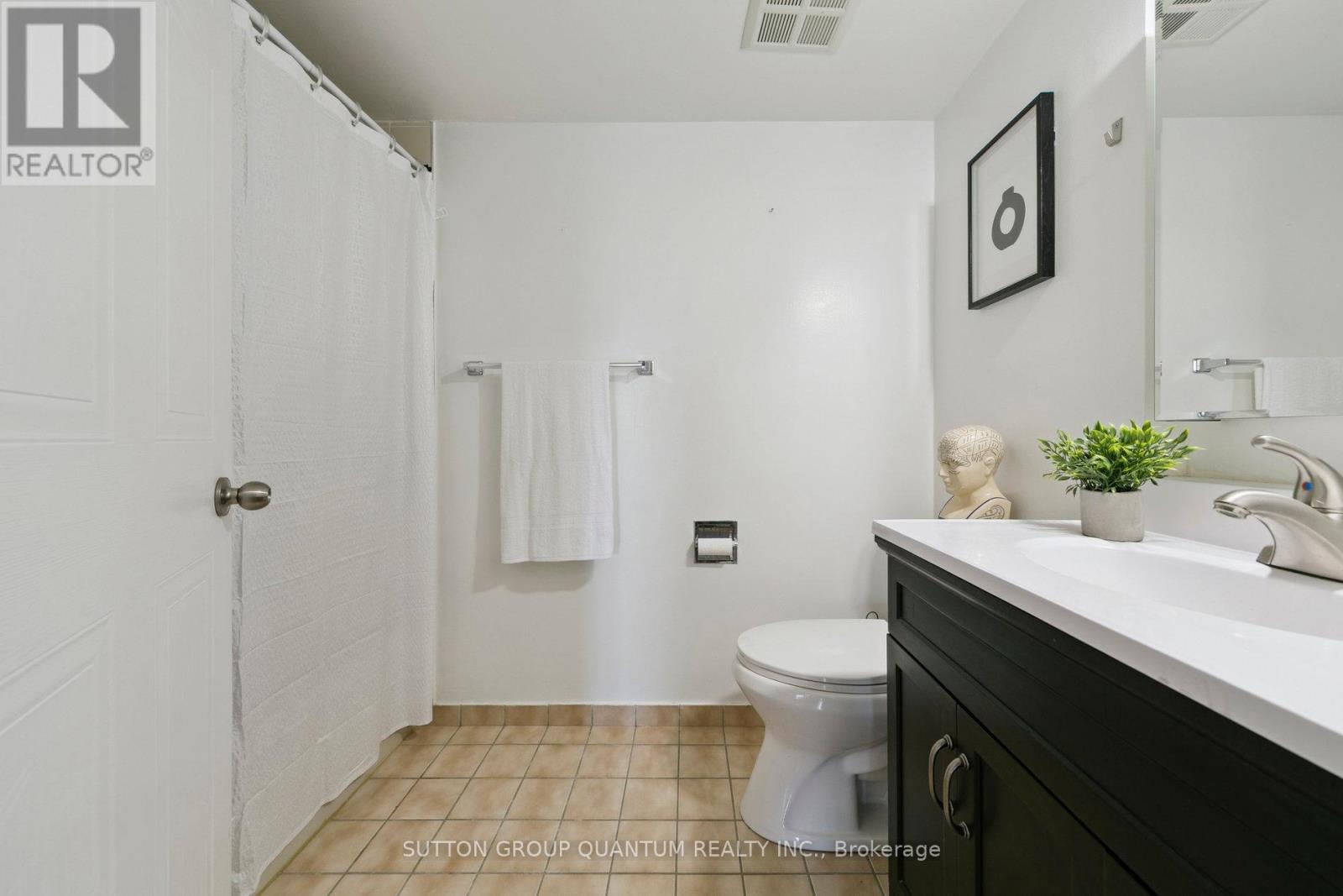 611 - 1110 Walden Circle, Mississauga (Clarkson), Ontario  L5J 4R3 - Photo 6 - W12433265