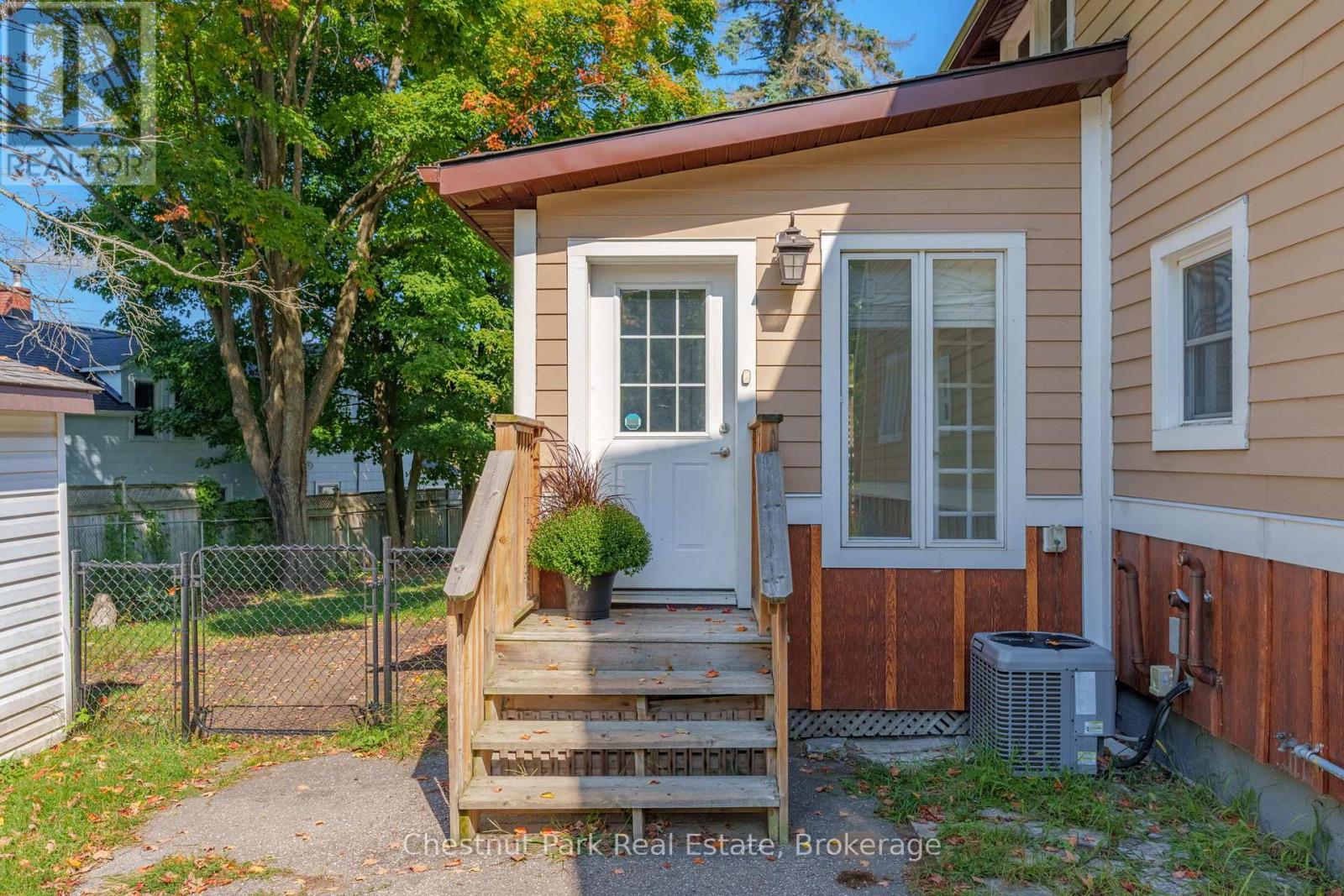 615 Bay Street, Gravenhurst, Ontario  P1P 1G8 - Photo 22 - X12397217