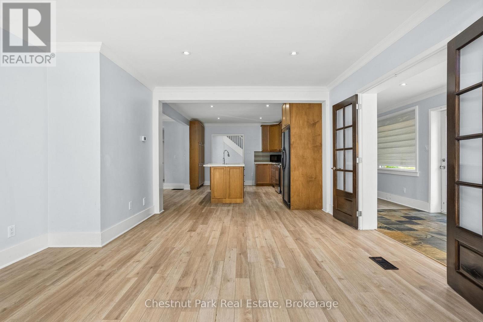 615 Bay Street, Gravenhurst, Ontario  P1P 1G8 - Photo 8 - X12397217