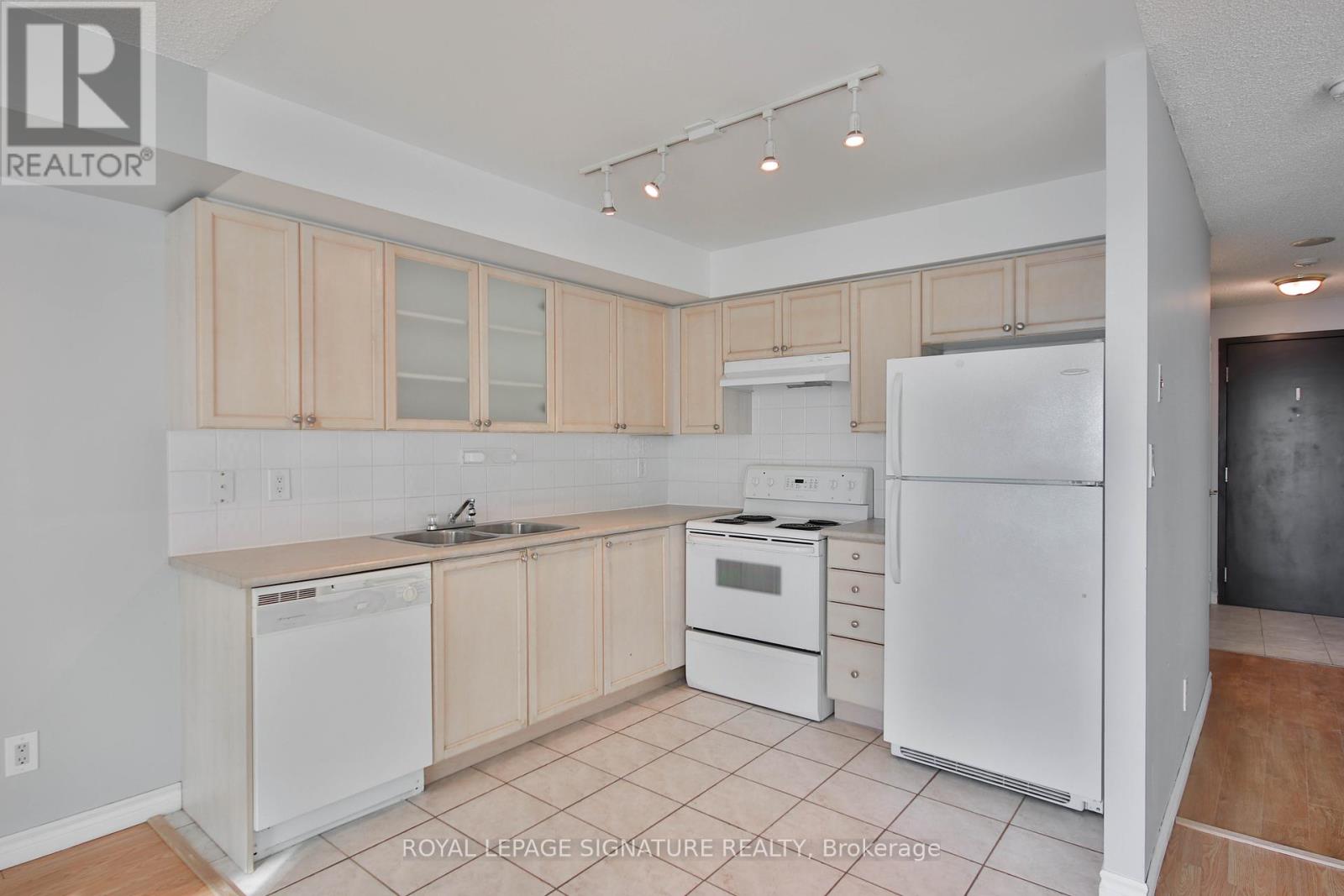 502 - 410 Queens Quay W, Toronto, Ontario  M5V 3T1 - Photo 11 - C12433285