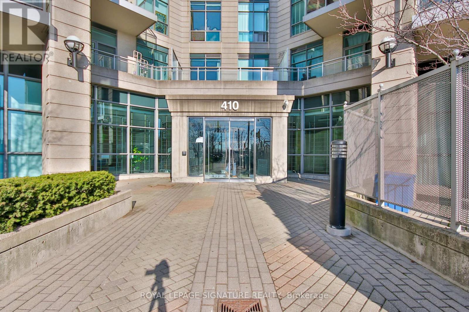 502 - 410 Queens Quay W, Toronto, Ontario  M5V 3T1 - Photo 2 - C12433285