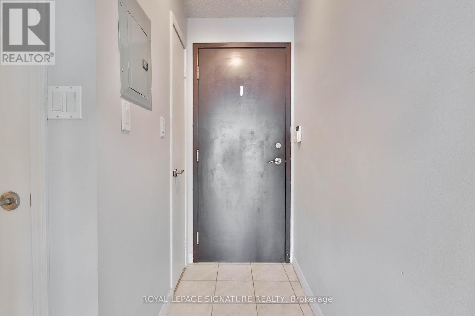 502 - 410 Queens Quay W, Toronto, Ontario  M5V 3T1 - Photo 3 - C12433285