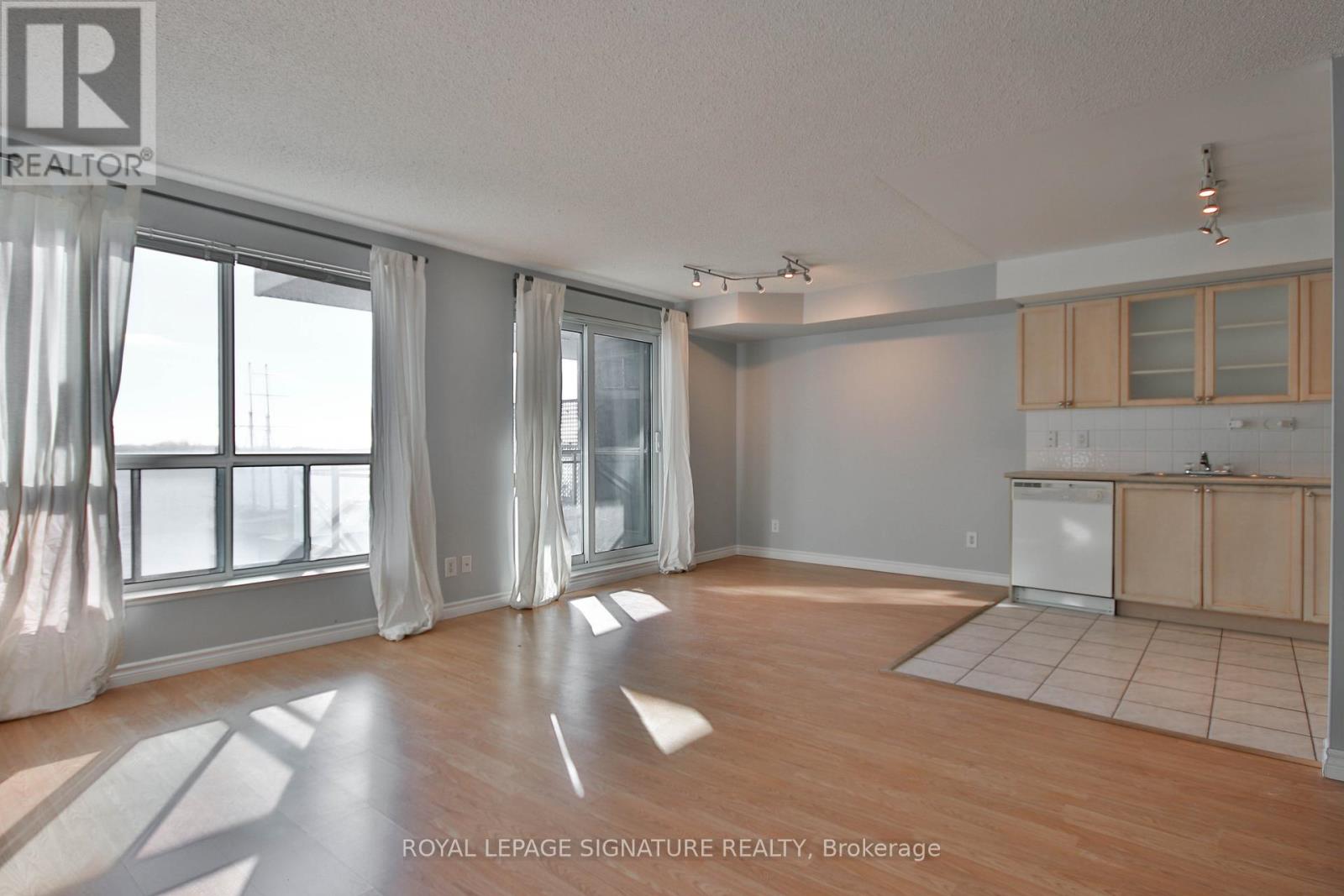 502 - 410 Queens Quay W, Toronto, Ontario  M5V 3T1 - Photo 7 - C12433285