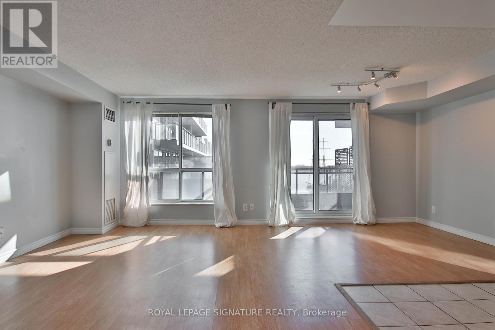 502 - 410 Queens Quay W, Toronto, Ontario  M5V 3T1 - Photo 8 - C12433285