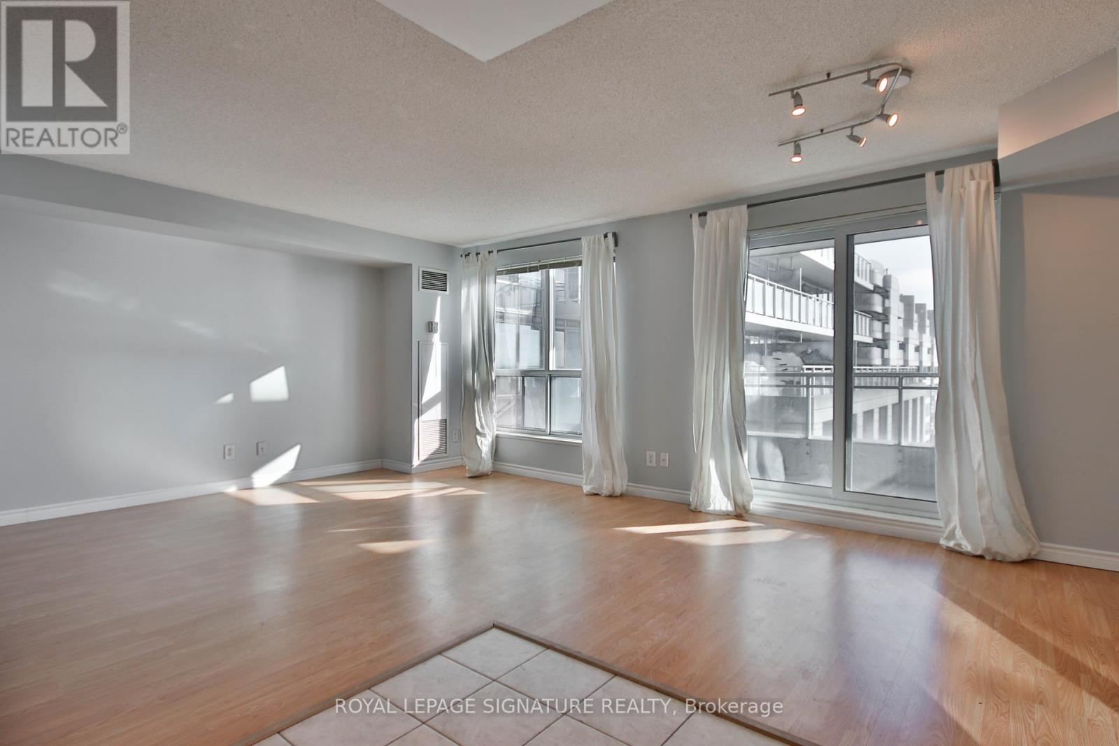 502 - 410 Queens Quay W, Toronto, Ontario  M5V 3T1 - Photo 9 - C12433285