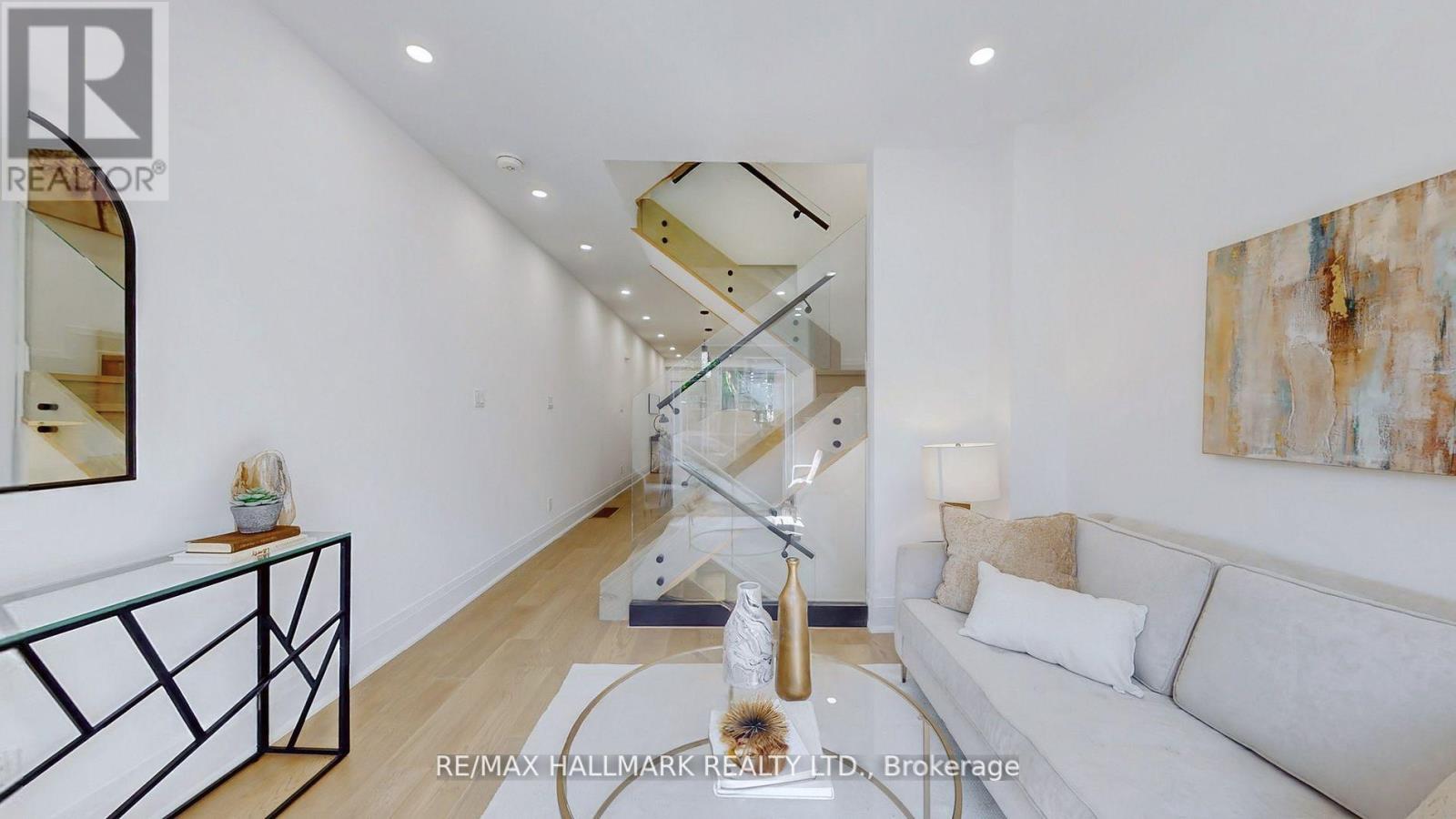 755 Manning Avenue, Toronto, Ontario  M6G 2W5 - Photo 10 - C12433331