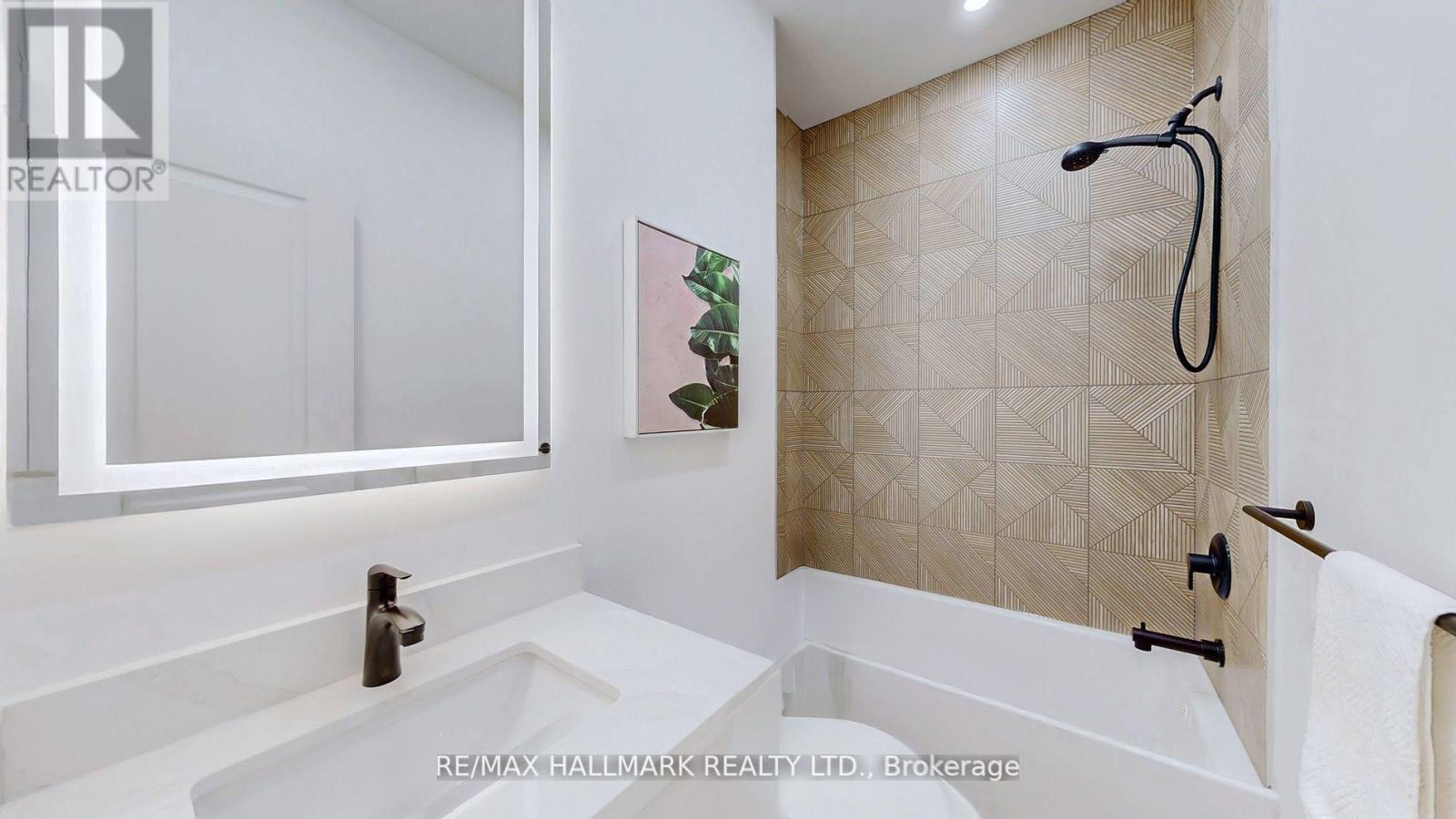 755 Manning Avenue, Toronto, Ontario  M6G 2W5 - Photo 16 - C12433331