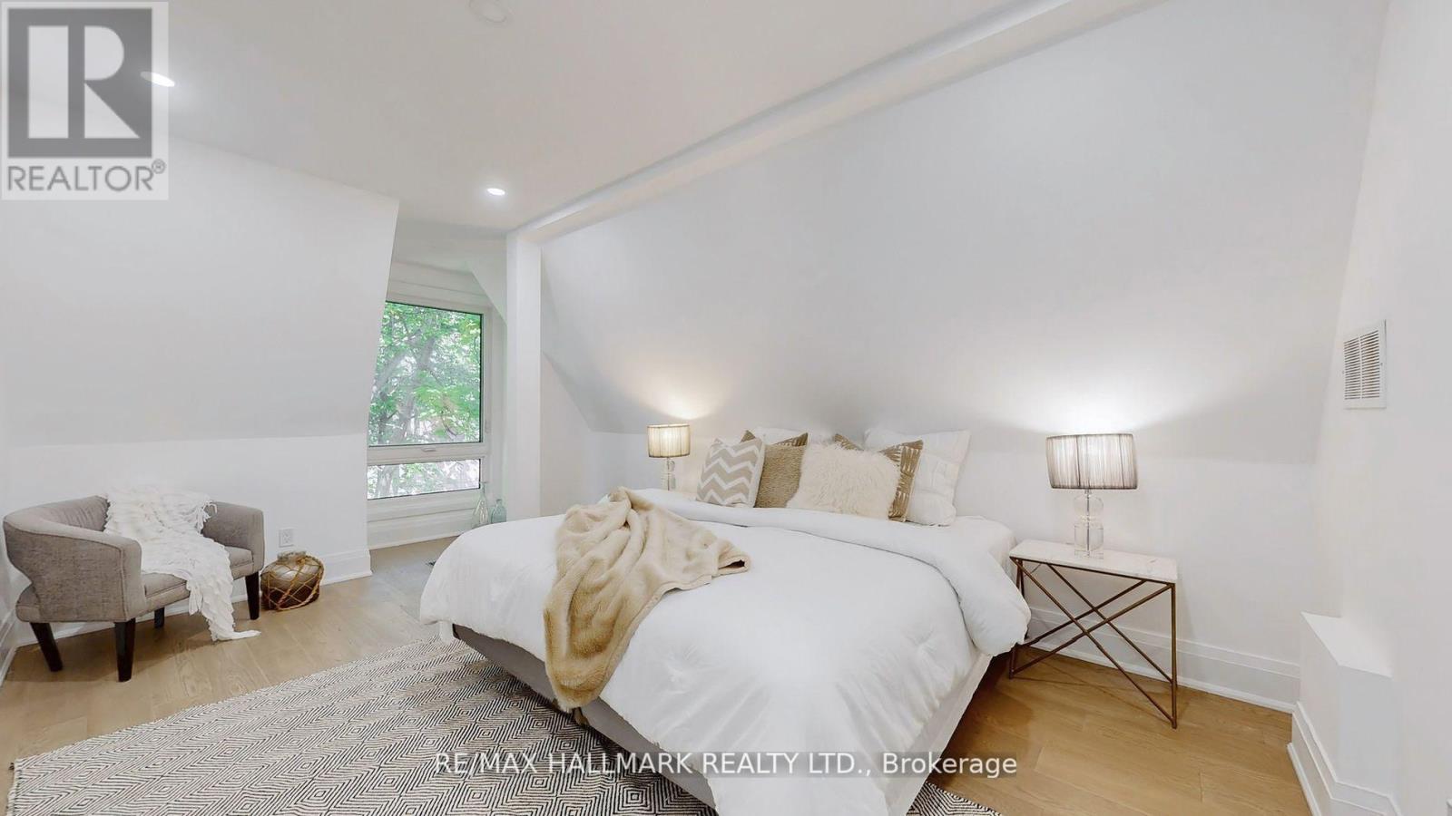 755 Manning Avenue, Toronto, Ontario  M6G 2W5 - Photo 17 - C12433331