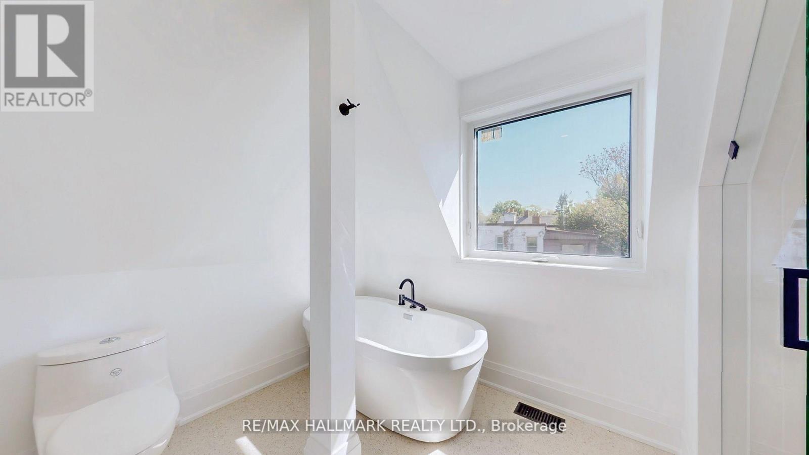 755 Manning Avenue, Toronto, Ontario  M6G 2W5 - Photo 21 - C12433331